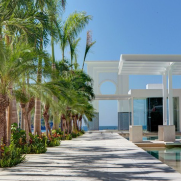Vista Armando's Le Club